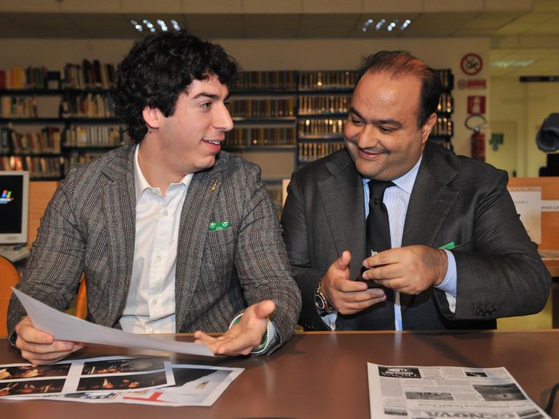 Il diploma di Belsito non c´è.