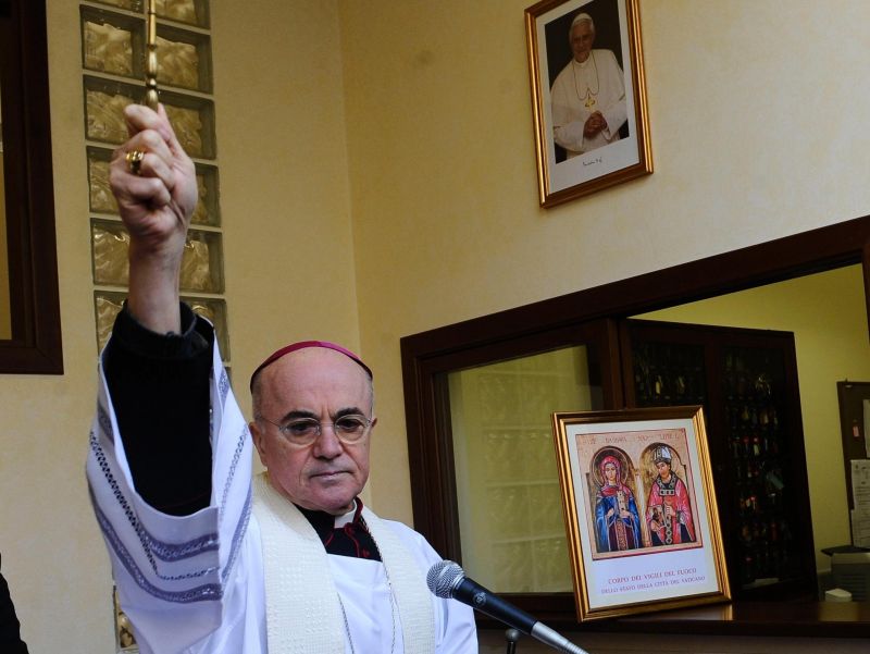 Il Vaticano sconfessa Viganò.